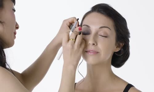 Eyeliner Modasının 100 Yıllık Değişimi