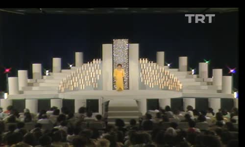 Gülşen Kutlu-Küstürdüm Gönülü Güldüremedim İzle