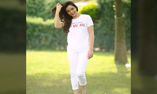 Öykü Gürman Sen Anlat Karadeniz Setinden Yeni Fotolarını Paylaştı