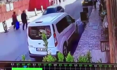 Camdan Atlayıp Arabasını Kurtaran Adam