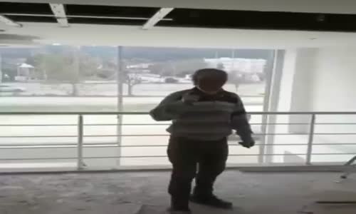 Paramı verdin verdin vermedin yıkarım  burayı 