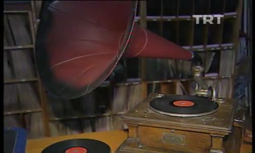 Müzeyyen Senar'ın İzmir'deki Yaşamı 