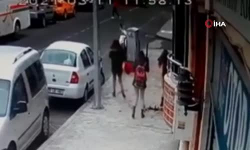 Öğrenciler üzerlerine düşen saksıdan kıl payı kurtuldular 