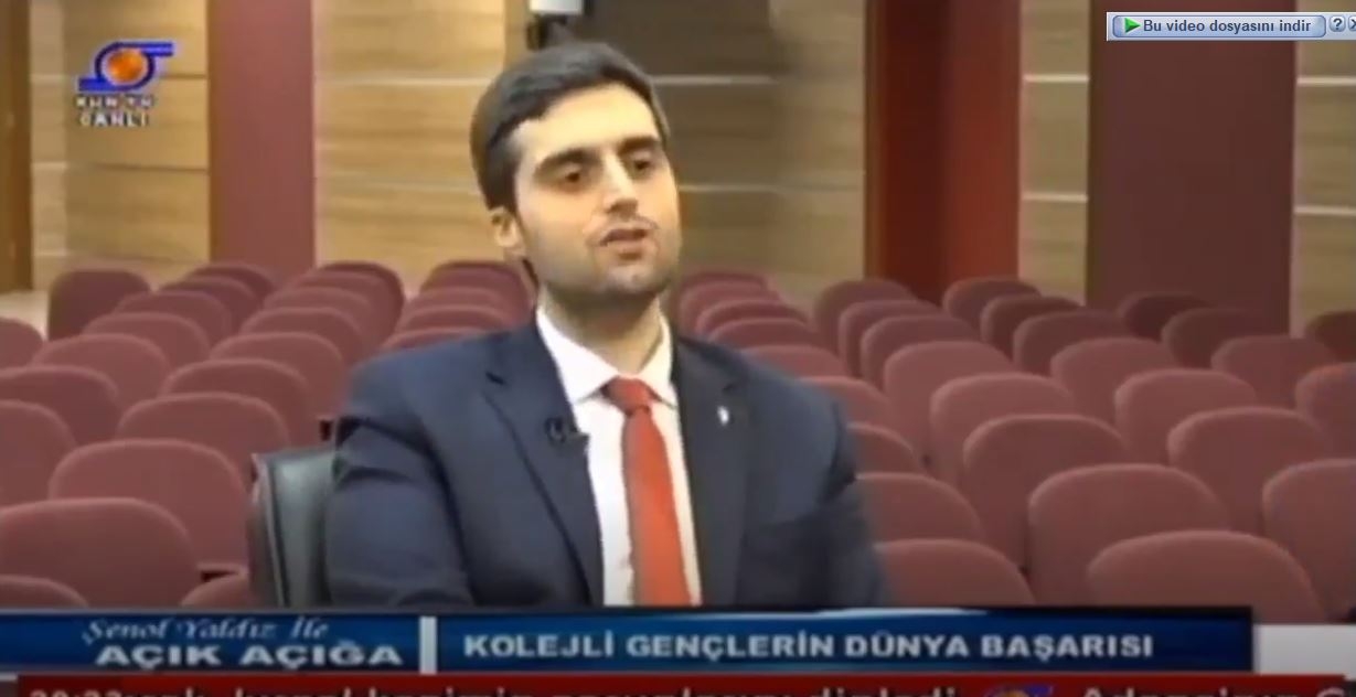 Dünya 3.'sü Lise Erkek Yüzme Takımı İzle