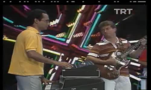 İlhan İrem-Terazi İzle