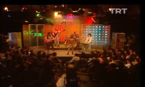 Ayşegül Aldinç-Nenni izle