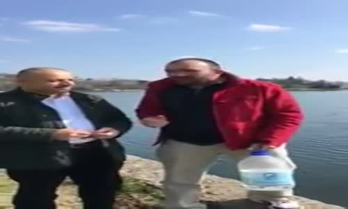 Sapanca Gölünü Zemzem ile Mayalamaya Çalışan Adam