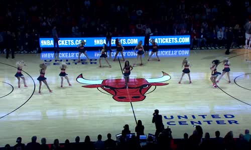 Chicago Bulls Maçı Devre Arasında Evlilik Teklifi