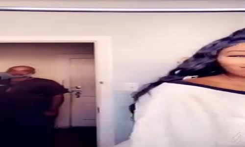 Canlı Yayında Dans Ederken Yakaladığı Kızına Eşlik Eden Baba 