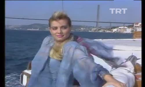 Müşerref Akay-Ölürsem Yazıktır izle