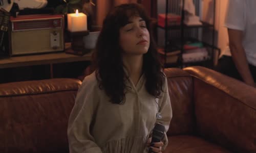 Zeynep Bastık – Dayan Yüreğim ( Akustik )