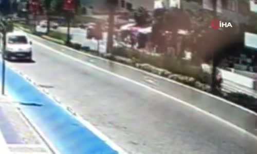 Motosiklet ve otomobilin karıştığı kazada 1 kişi hayatını kaybetti 