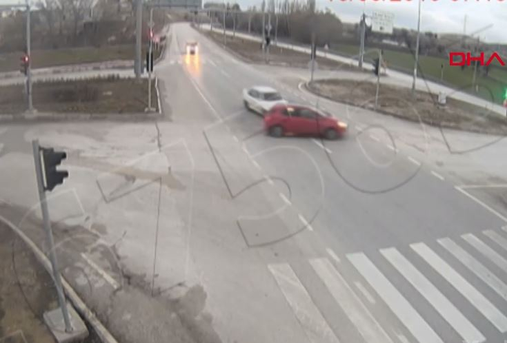 Üniversiteli İrem'in Öldüğü Kaza Güvenlik Kamerasında