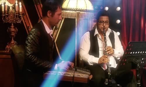 Ömer Danış  Ellerini Çekip Benden 