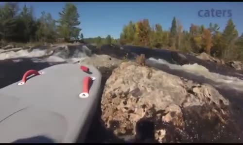 Akan Nehrin Ortasında Kalan Sincap