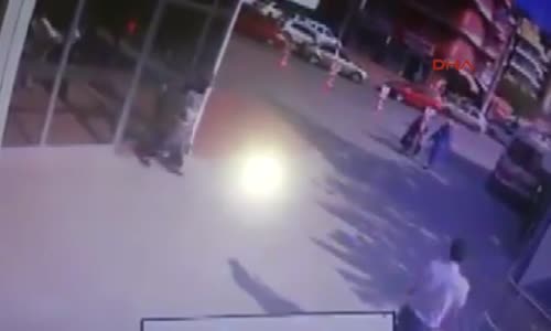 Yaban Domuzu Hastanenin Acil Servisine Girdi