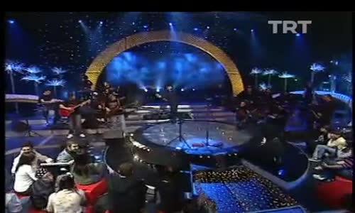 Erhan Güleryüz-Gittigin Yagmurla Gel İzle