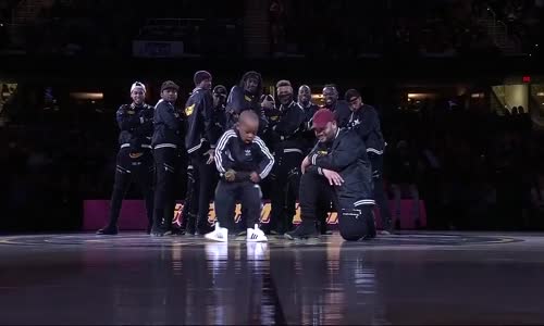 Dansıyla Maça Damgasını Vuran Minik Çocuk