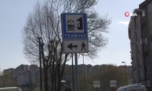 Alibeyköy'de Tramvaya Ulaşmak İsteyen Vatandaşların Zorlu İmtihanı