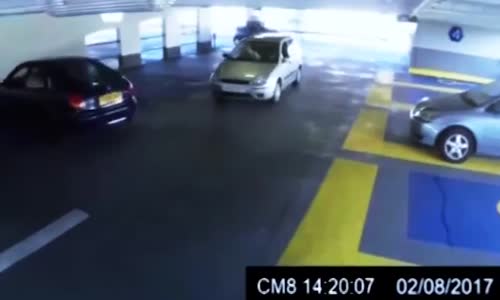 Otoparkta Kaza Sonrası Nakavtla Biten Kavga