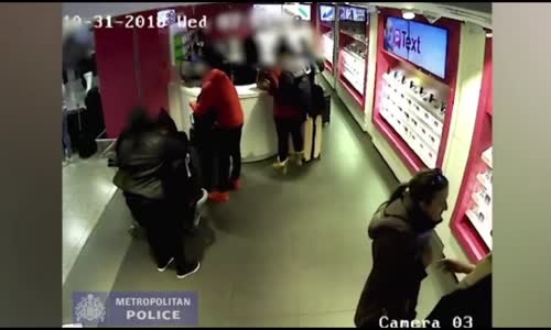 Ceketi Giyerken Malı Götüren Hırsız