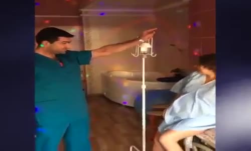 Doğum Hemşiresinin Dans Şovu