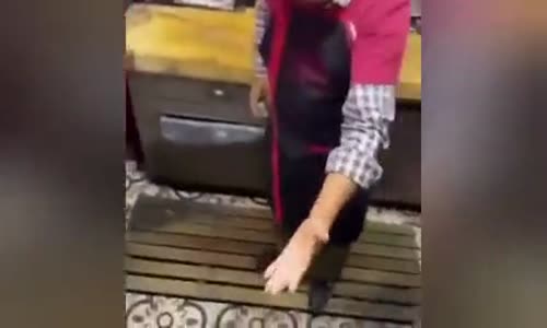 Sihirbazlık Numarası ile Şaşırtan Kokoreççi Abi 