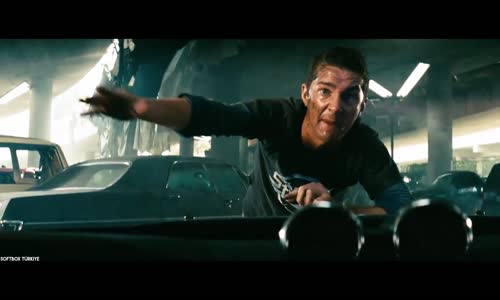 Transformers - Barricade vs Bumblebee Dövüşü