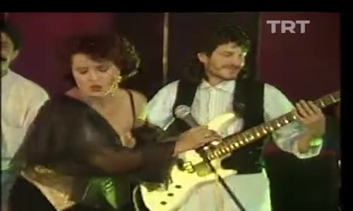 Seyyal Taner'in Tina Turner Taklidini