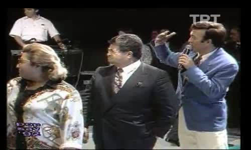 Turgut Özal'dan Samanyolu Şarkısı izle