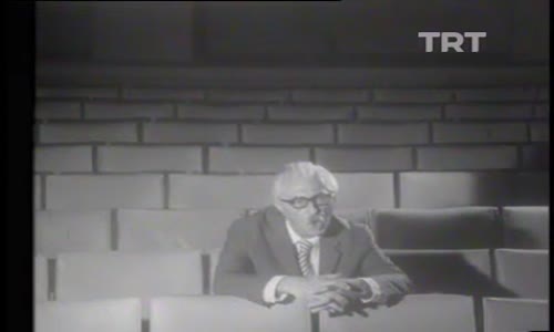 Ahmet Muhip Dıranas'tan Tiyatronun Tarifi izle