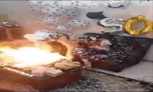 Doğum Günü Pastası Böyle Ateşli Olunca Yanar ! Ummadık Gaz Kaçağımı Yoksa