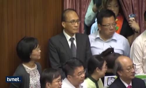 Tayvan'lı Milletvekillerinin Birbirine Girmesi