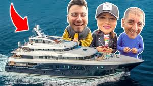 Dev Yat İçinde Saklamaç - Enes Batur