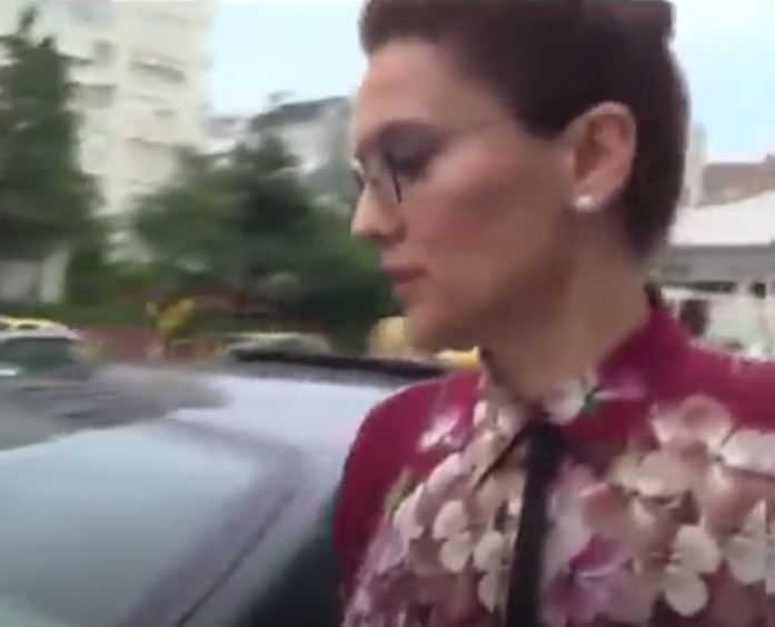 Demet Akalın Bu Yaz Dişi Kenan Doğulu Olarak Geliyorum