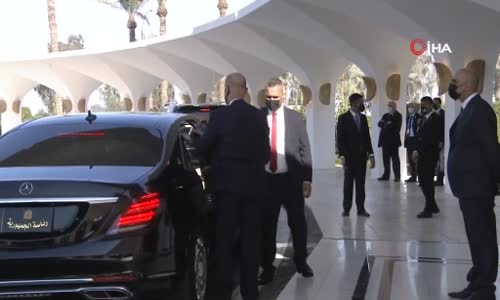 Tarihi ziyaretini tamamlayan Papa Bağdat’tan ayrıldı 