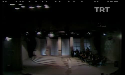 Muazzez Abacı-Gideceğim Gurbet Eldir izle 