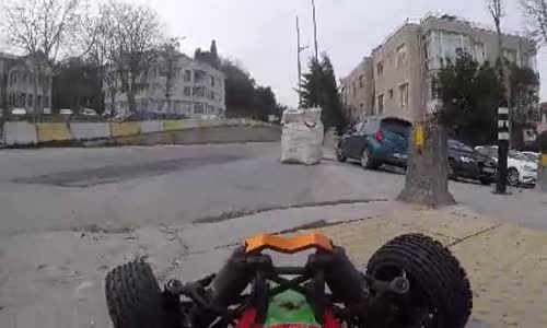 Uzaktan Kumandalı Araba ile Boğaz Köprüsünden Geçmek