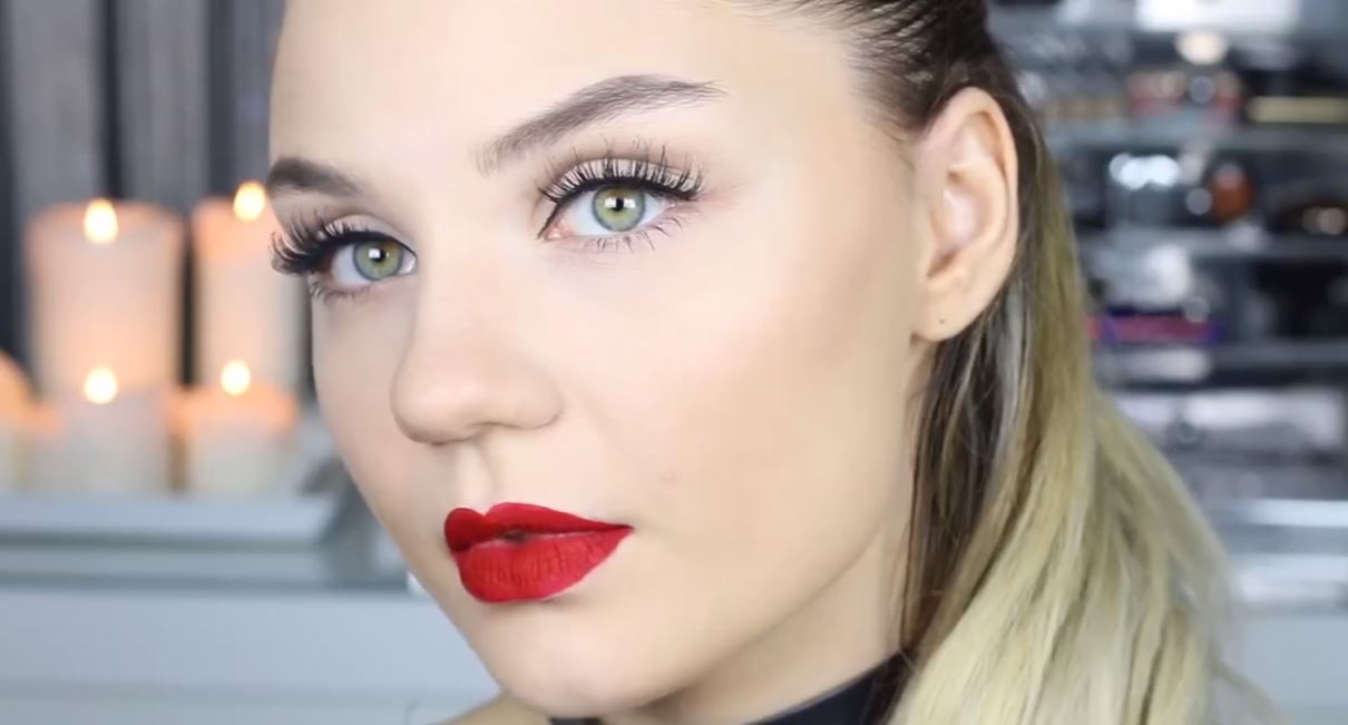 Cansu Yegin Kırmızı Rujlu Parti Makyajım Vogue & Clinique