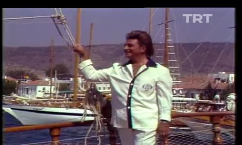 Zeki Müren-Aşk Bu Değil izle