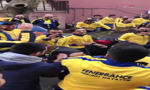 Fenerbahçe Taraftarını Coşturan Teyze