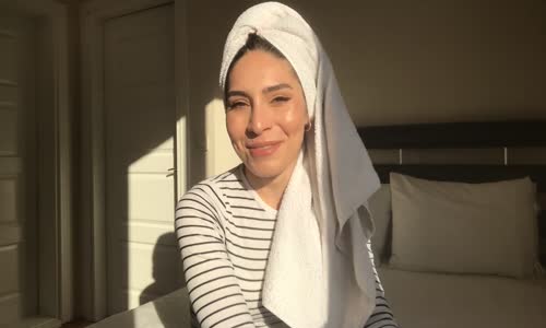 Selma Çiçekdal Saçlarımı Maşa Yapıyorum