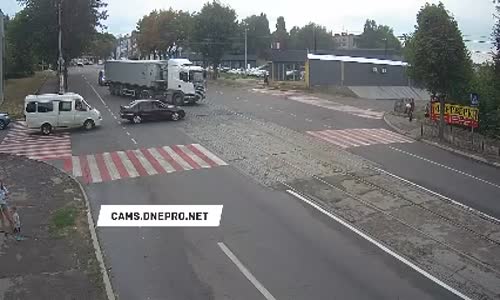 Panelvandan Düşüp Tekrar Binen Adam