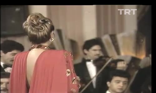 Emel Sayın-Sevigisiz Yaşayamam izle