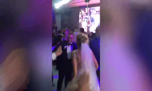 Futbolcu Meireles Türk Düğününe Katıldı Erik Dalında Koptu