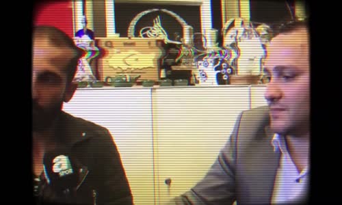 Volkan Babacan'ın Dövdüğü Muhabire Mikrofonu Tutturması