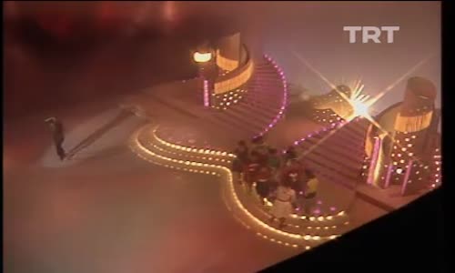 Hakan Peker'den John Travolta Taklidi izle