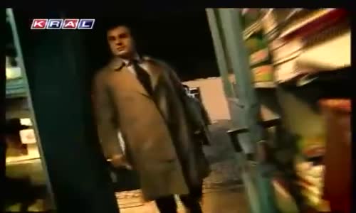 Sigaramın Dumanına sarsam saklasam seni..