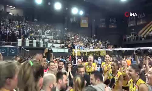 Melis Gürkaynak- 'Ağlamamak için kendimi zor tutuyorum' 