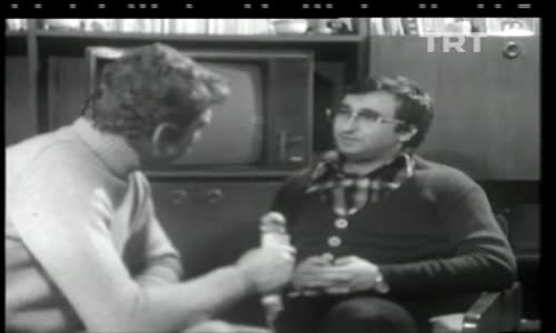 Müjdat Gezen'in Futbol Tahmini Skeci izle